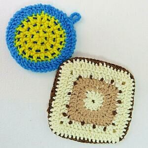 Vintage 60s Knitted 2 - Pot Holders Handcrafted Homemade 5” Round 6” Square